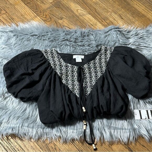 LIFE CROPPED - Picture 2 of 8